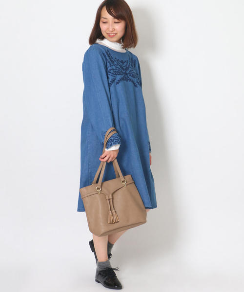 LBC（エルビーシー）の「チュールドットフリルネックブラウス（シャツ/ブラウス・レディース・ホワイト/ブラック・LARGE/MEDIUM）」の9枚目の写真