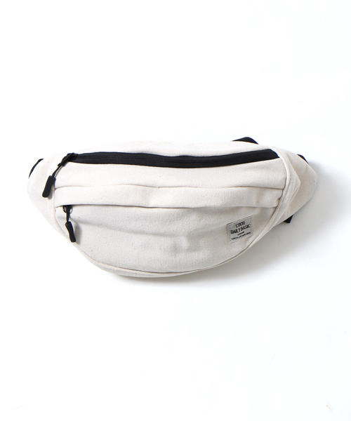 coen(コーエン)の「キャンバスボディバッグ(ボディバッグ/ウエストポーチ・メンズ・ワインレッド/ネイビー/ブラック/ナチュラル・FREE)」の7枚目の写真