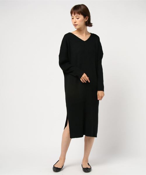 WEGO(ウィゴー)の「WEGO VINTAGE/リブVネックスリットワンピース(ワンピース・レディース・ブラック/キャメル/ライトベージュ・FREE)」の1枚目の写真