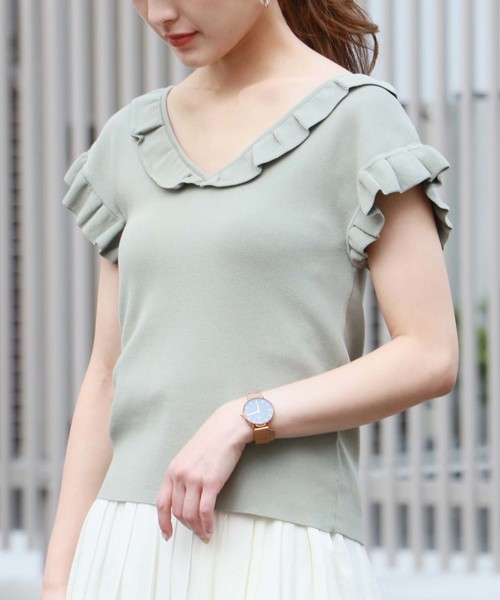 HER CLOSET(ハークローゼット)の「【HERCLOSET】フリル袖Vネックノースリニット(ニット/セーター・レディース・ブラック/ネイビー/アイボリー/グリーン系その他/ピンク系その他/グレイッシュブルー・M)」の2枚目の写真