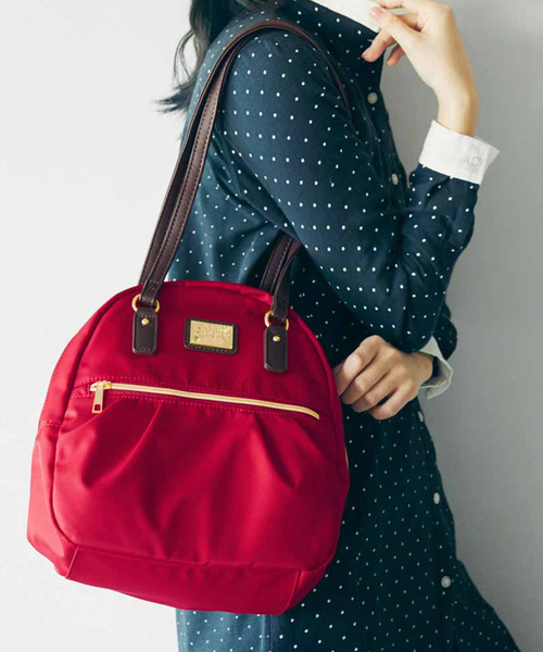 Live in comfort（リブインコンフォート）の「リブ　イン　コンフォート　どんなシーンにも心強い！　リュックにもショルダーにもなる２－ＷＡＹお役立ちバッグ（バックパック/リュック・レディース・ブラック/レッド/ターコイズブルー/ベージュ・ONE SIZE）」の4枚目の写真