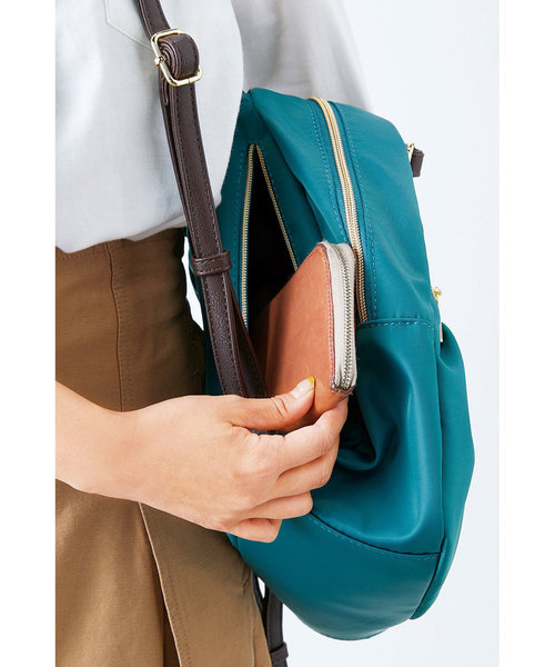 Live in comfort（リブインコンフォート）の「リブ　イン　コンフォート　どんなシーンにも心強い！　リュックにもショルダーにもなる２－ＷＡＹお役立ちバッグ（バックパック/リュック・レディース・ブラック/レッド/ターコイズブルー/ベージュ・ONE SIZE）」の15枚目の写真