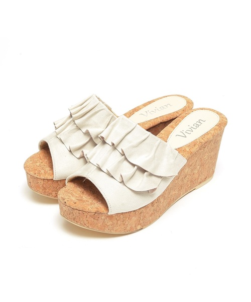 VIVIAN(ヴィヴィアン)の「フリルアッパー本コルク巻きウェッジヒールサンダル(サンダル・レディース・シルバー/ダークインディゴブルー/ワインレッド/ホワイト系その他6/ブラック系その他3/グレー系その他3/ブルー系その他3/イエロー系その他3/オレンジ系その他3・S/M/L)」の11枚目の写真