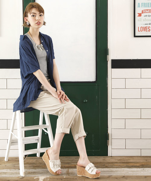 VIVIAN(ヴィヴィアン)の「フリルアッパー本コルク巻きウェッジヒールサンダル(サンダル・レディース・シルバー/ダークインディゴブルー/ワインレッド/ホワイト系その他6/ブラック系その他3/グレー系その他3/ブルー系その他3/イエロー系その他3/オレンジ系その他3・S/M/L)」の22枚目の写真