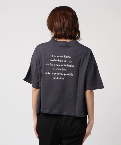 WEGO（ウィゴー）の「WEGO/ワイドルーズロゴプリントTシャツ（Tシャツ/カットソー・レディース・ホワイト/ベージュ/イエロー/パープル/ホワイト系その他/スミクロ・FREE）」の9枚目の写真