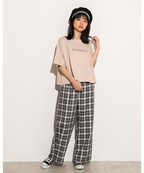WEGO（ウィゴー）の「WEGO/ワイドルーズロゴプリントTシャツ（Tシャツ/カットソー・レディース・ホワイト/ベージュ/イエロー/パープル/ホワイト系その他/スミクロ・FREE）」の22枚目の写真