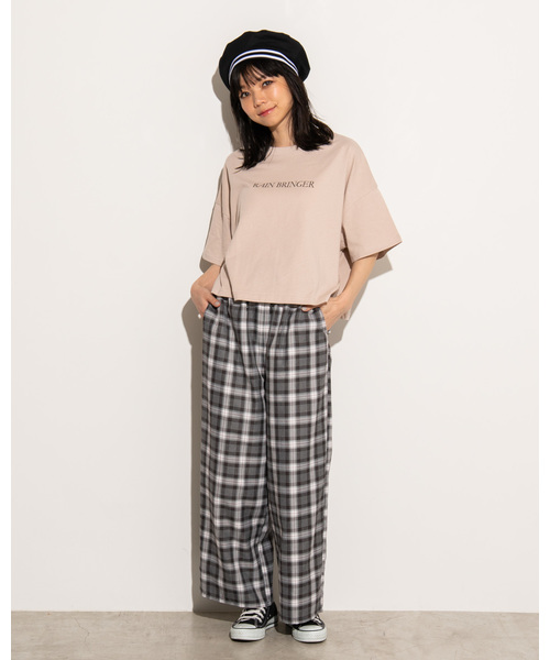WEGO（ウィゴー）の「WEGO/ワイドルーズロゴプリントTシャツ（Tシャツ/カットソー・レディース・ホワイト/ベージュ/イエロー/パープル/ホワイト系その他/スミクロ・FREE）」の21枚目の写真