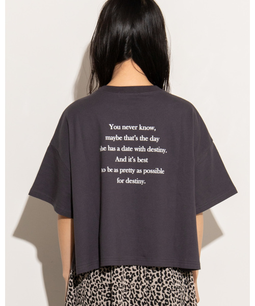 WEGO（ウィゴー）の「WEGO/ワイドルーズロゴプリントTシャツ（Tシャツ/カットソー・レディース・ホワイト/ベージュ/イエロー/パープル/ホワイト系その他/スミクロ・FREE）」の12枚目の写真