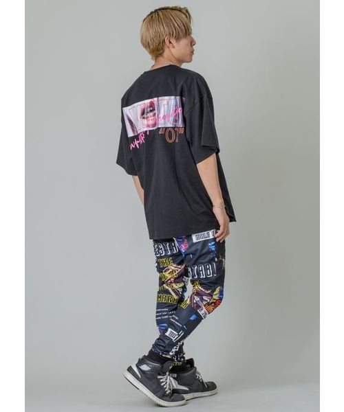 RE730（アールイーセブンサーティー）の「【RE730】ガールズプリントビッグTシャツ ビッグシルエット（Tシャツ/カットソー・メンズ・オフホワイト/ブラック・MEDIUM/LARGE）」の12枚目の写真