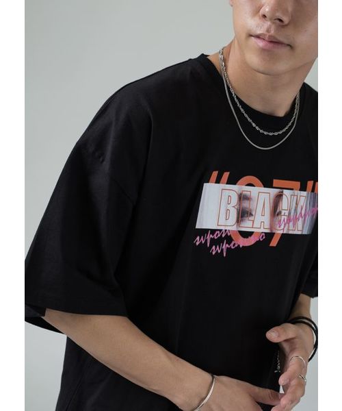 RE730（アールイーセブンサーティー）の「【RE730】ガールズプリントビッグTシャツ ビッグシルエット（Tシャツ/カットソー・メンズ・オフホワイト/ブラック・MEDIUM/LARGE）」の4枚目の写真