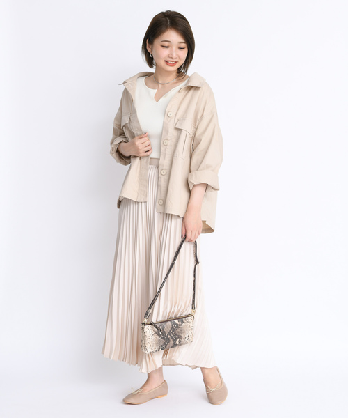 DouDou（ドゥドゥ）の「シャツブルゾン（その他アウター・レディース・ベージュ/オフホワイト・FREE）」の4枚目の写真