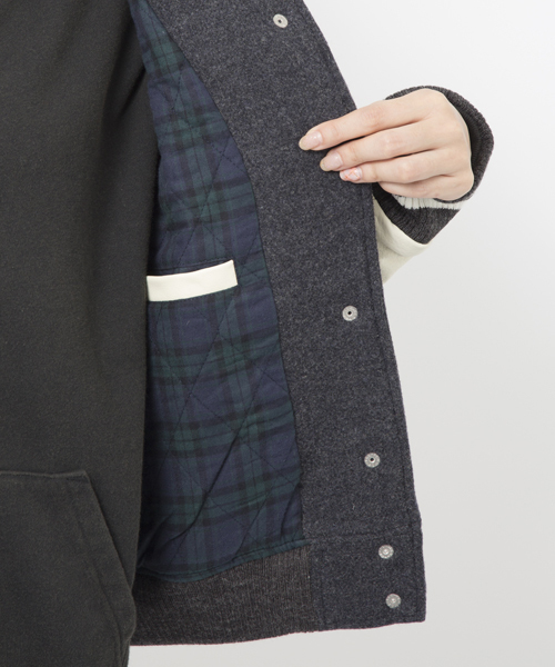 MILKFED.（ミルクフェド）の「BASIC STADIUM JUMPER　（スタジャン/牛革/無地）（スタジャン・レディース・グレー/ベージュ・MEDIUM/SMALL）」の8枚目の写真