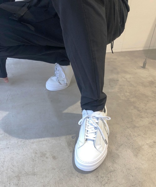 SLACK FOOTWEAR（スラックフットウェア）の「[SLACK / スラック]LIBERIO（スニーカー・メンズ・ホワイト×ホワイト/ベージュ/ブラック×ホワイト/ブラック×ブラック/シルバー系その他/ブラック系その他2・26.5cm/27.5cm/27cm/28cm/26cm/23cm/24.5cm/24cm/25cm/23.5cm/24.5㎝）」の17枚目の写真