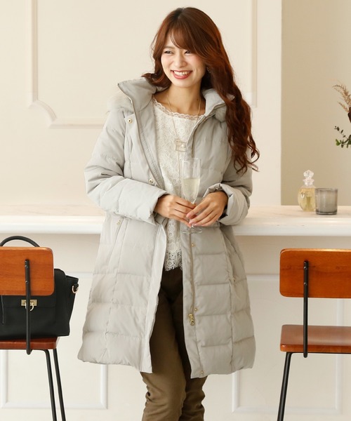 ElegChic(エレグシック)の「ファーフードキルティング ロング ダウンコート(ダウンジャケット/コート・レディース・ブラック/ネイビー/グレイッシュベージュ・M/L)」の16枚目の写真