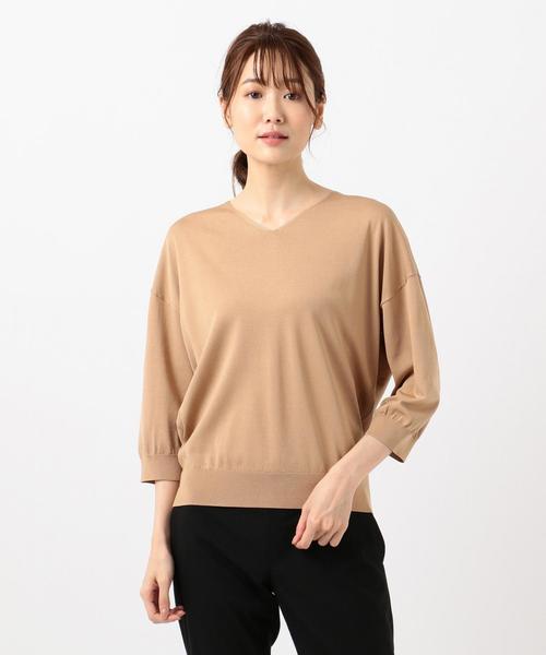 J.PRESS(ジェイプレス)の「【洗える】レーヨンストレッチ Vネック ニット(ニット/セーター・レディース・ブラック系/黄土色系/グリーン系/ワイン系・F)」の1枚目の写真