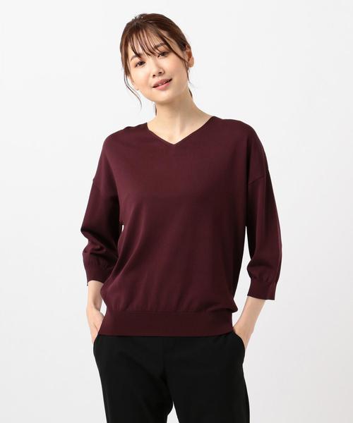 J.PRESS(ジェイプレス)の「【洗える】レーヨンストレッチ Vネック ニット(ニット/セーター・レディース・ブラック系/黄土色系/グリーン系/ワイン系・F)」の4枚目の写真