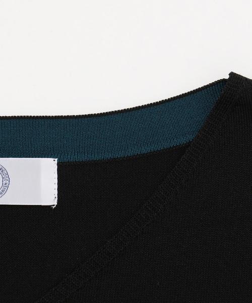 J.PRESS(ジェイプレス)の「【洗える】レーヨンストレッチ Vネック ニット(ニット/セーター・レディース・ブラック系/黄土色系/グリーン系/ワイン系・F)」の5枚目の写真