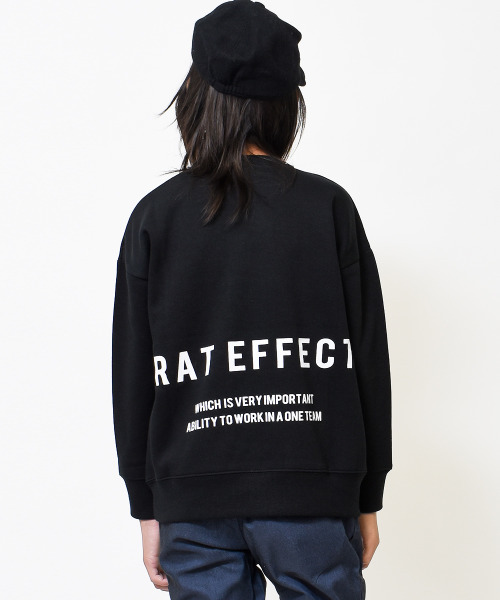 RAT EFFECT（ラットエフェクト）の「【裏起毛】バックロゴビッグトレーナー（スウェット・キッズ・チャコールグレー/ブラック/ベージュ/ブラウン/グレー/カーキ・120/130/140/150/160/170）」の2枚目の写真