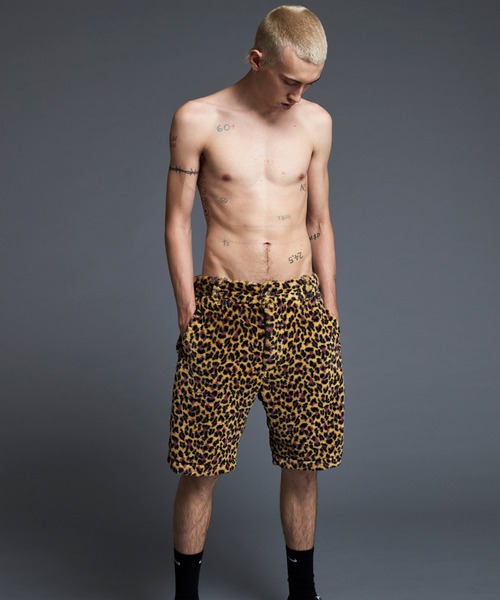 NOISE MAKER（ノイズメーカー）の「Leopard pattern fake fur shorts/ヒョウ柄フェイクファーショートパンツ（その他パンツ・メンズ・イエロー/ピンク・SMALL/LARGE/MEDIUM）」の12枚目の写真