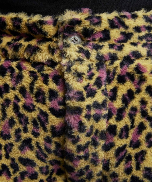 NOISE MAKER（ノイズメーカー）の「Leopard pattern fake fur shorts/ヒョウ柄フェイクファーショートパンツ（その他パンツ・メンズ・イエロー/ピンク・SMALL/LARGE/MEDIUM）」の3枚目の写真