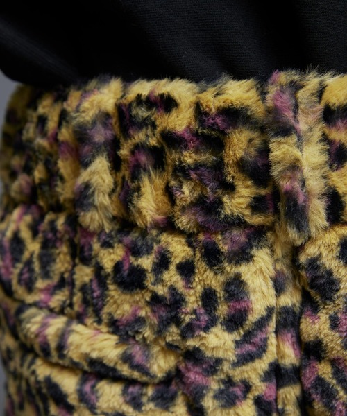 NOISE MAKER（ノイズメーカー）の「Leopard pattern fake fur shorts/ヒョウ柄フェイクファーショートパンツ（その他パンツ・メンズ・イエロー/ピンク・SMALL/LARGE/MEDIUM）」の10枚目の写真