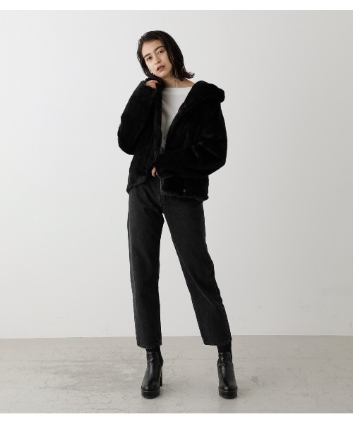 AZUL by moussy（アズールバイマウジー）の「FLUFFY HOODIE SHORT COAT/フラッフィーフーディショートコート（その他アウター・レディース・オフホワイト/ブラック/グリーン/ベージュ・LARGE/SMALL/MEDIUM）」の16枚目の写真