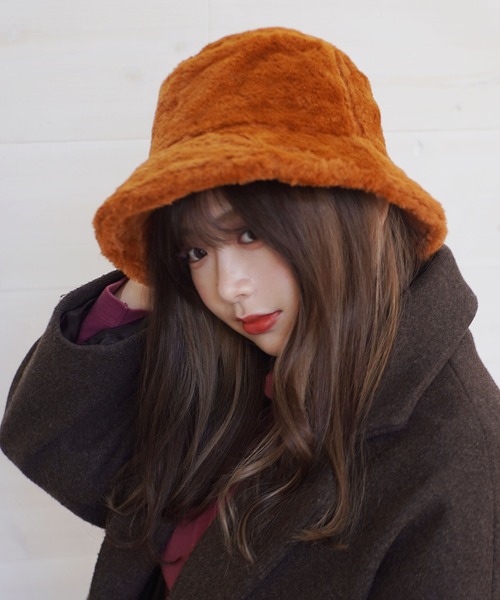 ammy.(エイミードット)の「【 ammy. / エイミードット 】 ふわふわ ファー バケット ハット(ハット・レディース・ブラック/キャメル/ホワイト/ナチュラル/グレイッシュベージュ/ブラウン/ベージュ/ピンク・FREE)」の7枚目の写真