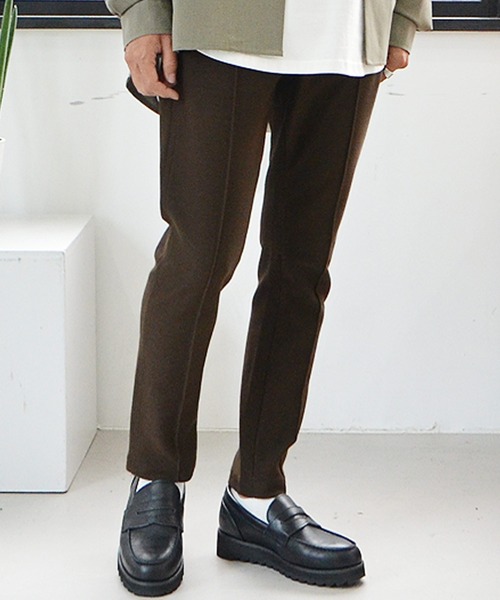 MinoriTY(マイノリティ)の「【MinoriTY】ピンタックステーパードパンツ スキニーパンツ メンズ 無地 秋服 夏服(スラックス・メンズ・ブラウン/チャコール/ネイビー/ブラック・L/M/XL)」の3枚目の写真