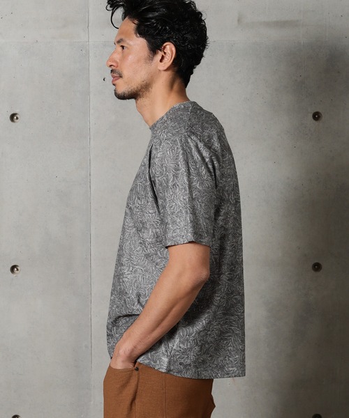 MEN'S BIGI(メンズビギ)の「ボタニカルジャガードメッシュ調カットソー(Tシャツ/カットソー・メンズ・チャコールグレー/ベージュ/グリーン・01/02/03)」の22枚目の写真