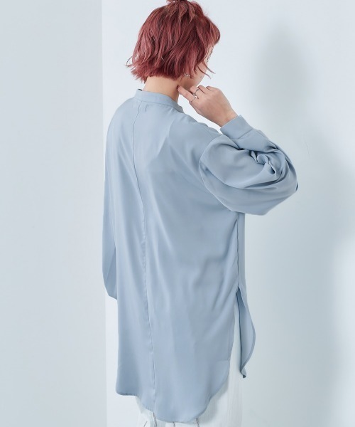 cepo（セポ）の「サテンロングシャツ（シャツ/ブラウス・レディース・ベージュ/サックスブルー・M）」の3枚目の写真