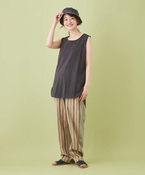 CUBE SUGAR（キューブシュガー）の「WEB限定 リサイクル天竺 ラウンド裾 タンクトップ（タンクトップ・レディース・ホワイト/チャコールグレー/カーキ/イエロー・M）」の9枚目の写真