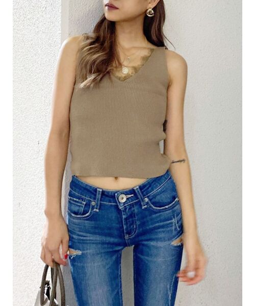 GYDA（ジェイダ）の「2WAY Vネックレースニットタンク（ニット/セーター・レディース・ベージュ/オフホワイト・FREE）」の2枚目の写真