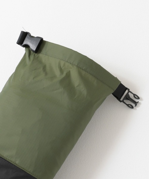 EKAL（エカル）の「『別注』Kiu×EKAL　ナイロンポンチョ（レインコート/ポンチョ・メンズ・オリーブ系・FREE）」の14枚目の写真