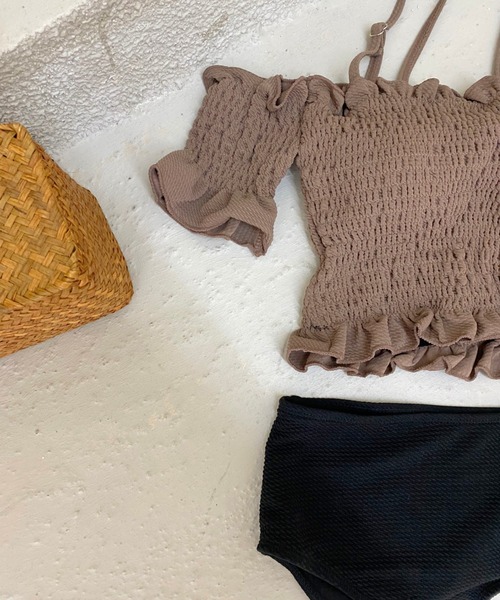 by muni:r(バイ ムニール)の「スモークフリルツーピースビキニ(水着・レディース・ブラウン/ブラック・FREE)」の8枚目の写真