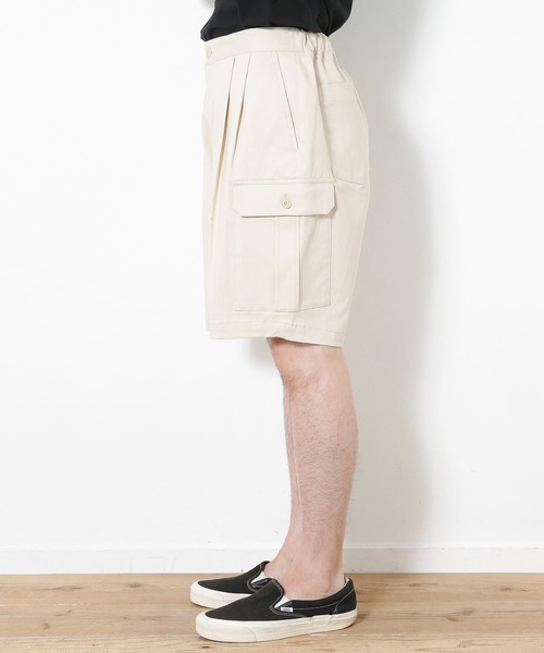 URBAN RESEARCH Sonny Label(アーバンリサーチサニーレーベル)の「イージータックワイドカーゴショーツ(その他パンツ・メンズ・オフホワイト/カーキ・MEDIUM/LARGE)」の3枚目の写真