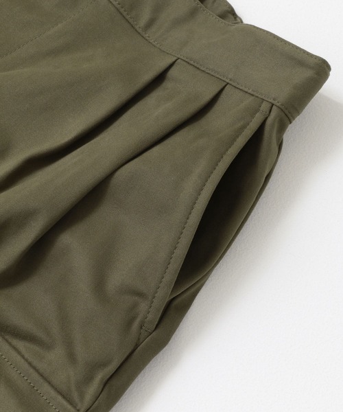URBAN RESEARCH Sonny Label(アーバンリサーチサニーレーベル)の「イージータックワイドカーゴショーツ(その他パンツ・メンズ・オフホワイト/カーキ・MEDIUM/LARGE)」の11枚目の写真