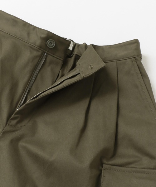 URBAN RESEARCH Sonny Label(アーバンリサーチサニーレーベル)の「イージータックワイドカーゴショーツ(その他パンツ・メンズ・オフホワイト/カーキ・MEDIUM/LARGE)」の15枚目の写真