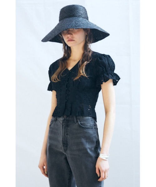 MOUSSY（マウジー）の「COTTON EYELET トップス（Tシャツ/カットソー・レディース・アイボリー/キャメル/ブラック/パープル・1/2）」の6枚目の写真