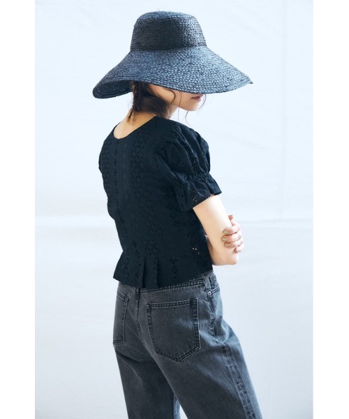 MOUSSY（マウジー）の「COTTON EYELET トップス（Tシャツ/カットソー・レディース・アイボリー/キャメル/ブラック/パープル・1/2）」の7枚目の写真