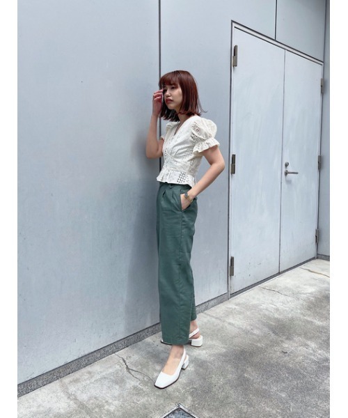 MOUSSY（マウジー）の「COTTON EYELET トップス（Tシャツ/カットソー・レディース・アイボリー/キャメル/ブラック/パープル・1/2）」の21枚目の写真