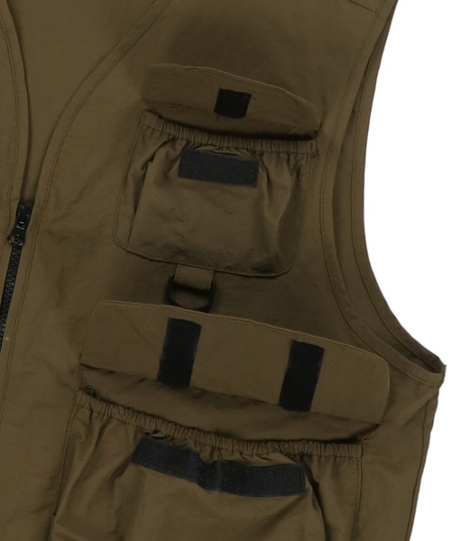 SPINNS（スピンズ）の「【ゆったりサイズ】ビッグシルエットフィッシングベスト（ベスト・レディース・ブラック/カーキ/アイボリー・ONESIZE）」の16枚目の写真