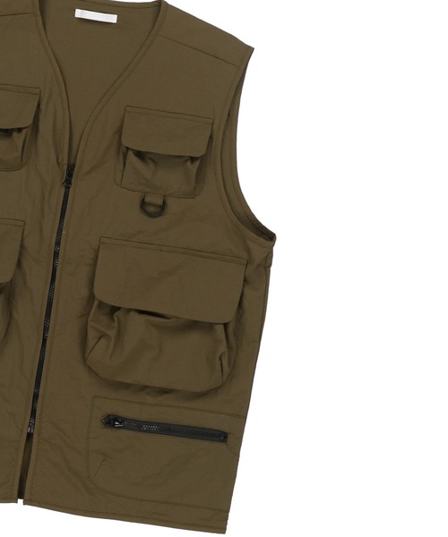 SPINNS（スピンズ）の「【ゆったりサイズ】ビッグシルエットフィッシングベスト（ベスト・レディース・ブラック/カーキ/アイボリー・ONESIZE）」の15枚目の写真