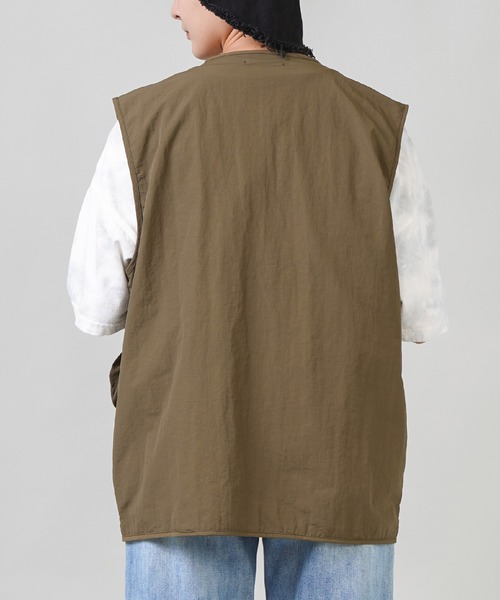 SPINNS（スピンズ）の「【ゆったりサイズ】ビッグシルエットフィッシングベスト（ベスト・レディース・ブラック/カーキ/アイボリー・ONESIZE）」の19枚目の写真