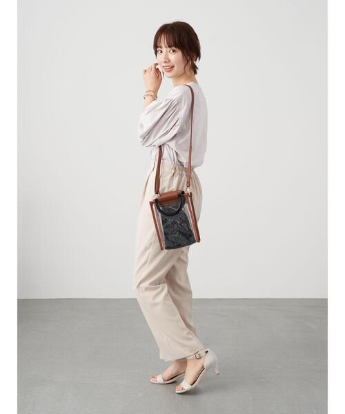 earth music&ecology（アースミュージックアンドエコロジー）の「きれい見えカットソー(袖ぽよ) ＊（Tシャツ/カットソー・レディース・ブラック/オフホワイト/ピンクベージュ/ミント・FREE）」の21枚目の写真