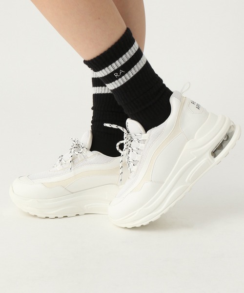 repipi armario（レピピ アルマリオ）の「クリアソールダッドスニーカー（スニーカー・キッズ・ホワイト/ブラック/ベージュ/ラベンダー・SMALL/MEDIUM/LARGE）」の2枚目の写真