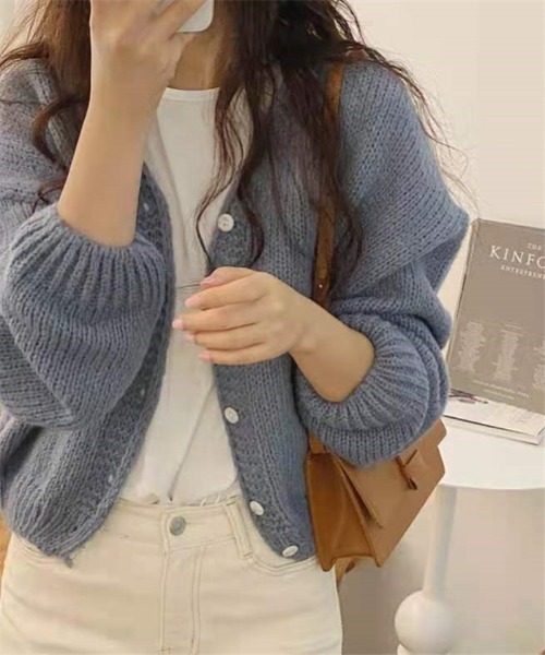 MAISON DE THERESE（メゾン ド テレーズ）の「Vネック無地ニットカーディガン（カーディガン/ボレロ・レディース・ベージュ/ブルー/ライトブラウン/ピンク・FREE）」の4枚目の写真