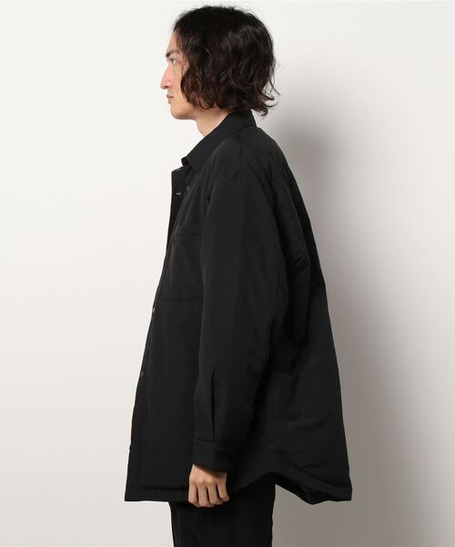 LOWRYS FARM（ローリーズファーム）の「エアサーマルシャツジャケット　953643（ブルゾン・メンズ・ブラック/アイボリー・MEDIUM/LARGE）」の4枚目の写真