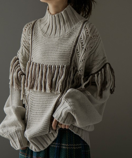 Fashion Letter（ファッションレター）の「配色フリンジハイネックニット（ニット/セーター・レディース・ブラック/グレイッシュベージュ/モカ/アイボリー・M）」の4枚目の写真