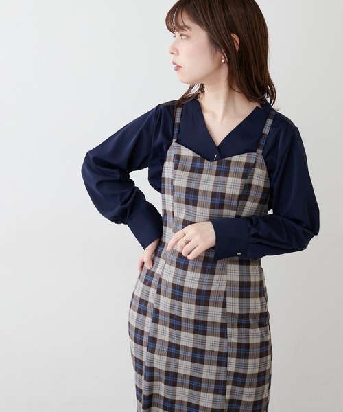 natural couture(ナチュラルクチュール)の「プチプラバー釦とろみブラウス(シャツ/ブラウス・レディース・ベージュ/ネイビー/オフホワイト/ピンク/その他1/その他2・FREE)」の16枚目の写真