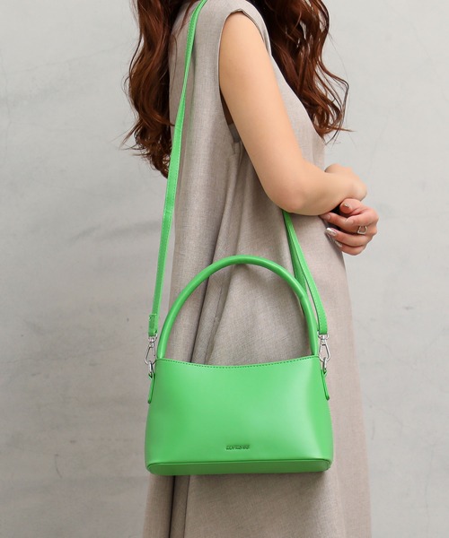 ALTROSE（アルトローズ）の「2WAYショルダー　[トープ]（ショルダーバッグ・レディース・ブラック/グリーン/ブラック×ホワイト/フューシャピンク・FREE）」の3枚目の写真